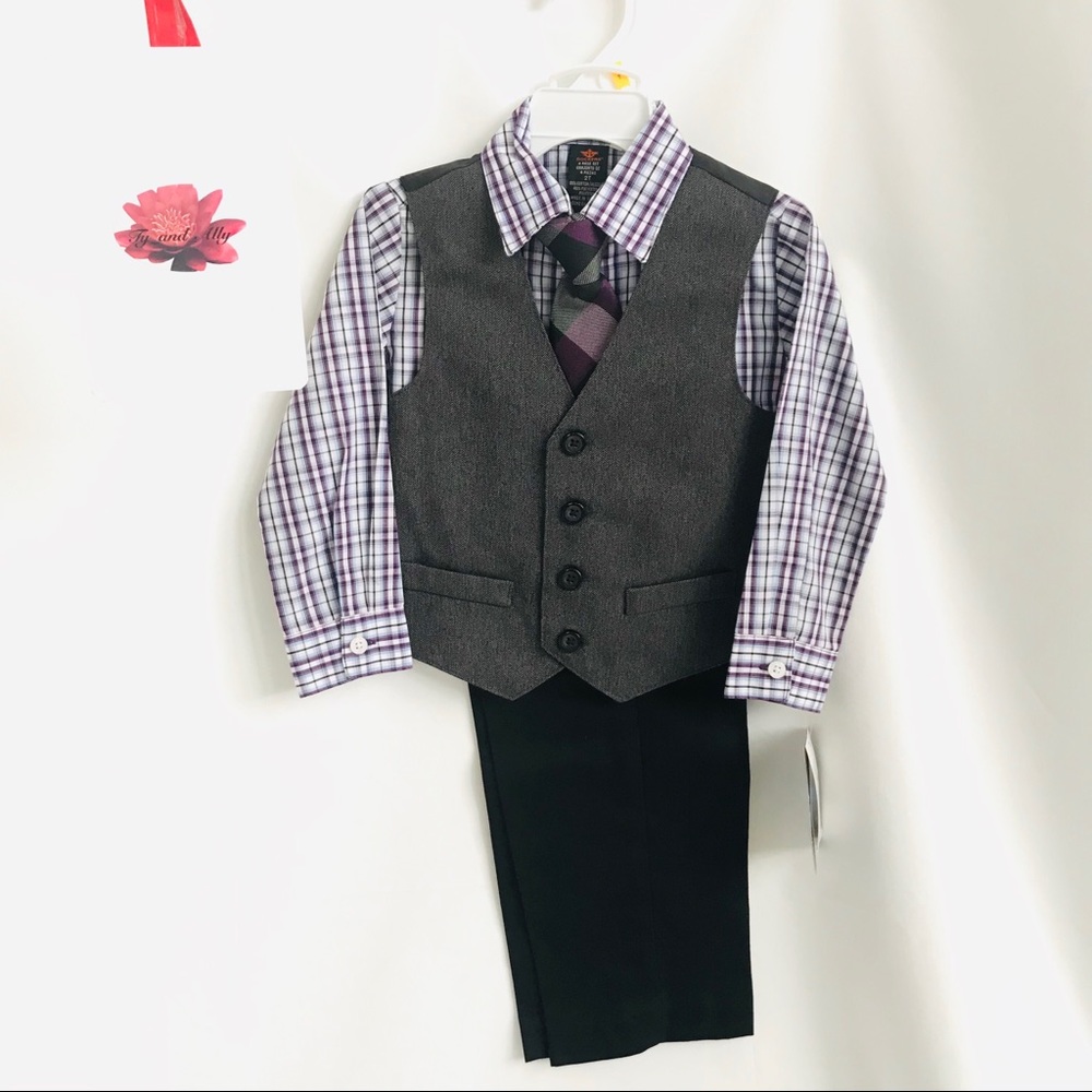 Dockers 4 piece set size 2T